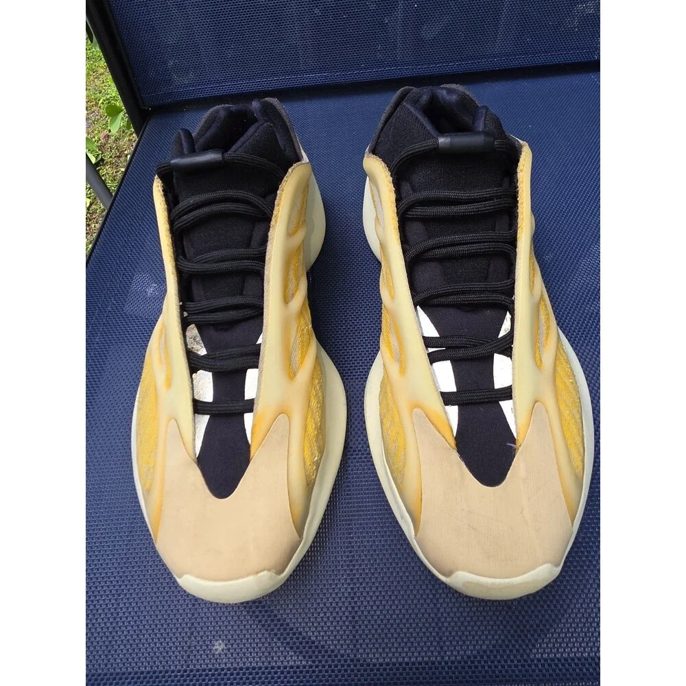 adidas Yeezy 700 V3 Safflower Sneakers Men's Size 9 HP5425 Yellow Black
